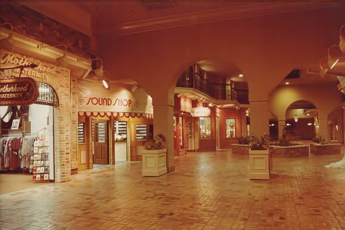 MeadowBrook Village Mall - Old Photo From Rochestermedia